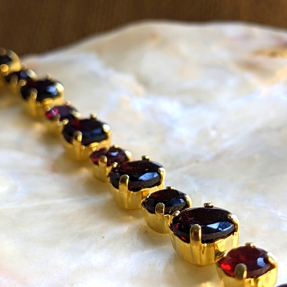 31.69 Natural Deep Garnet in Yellow Gold Plated Bracelet - Picture 4 of 5